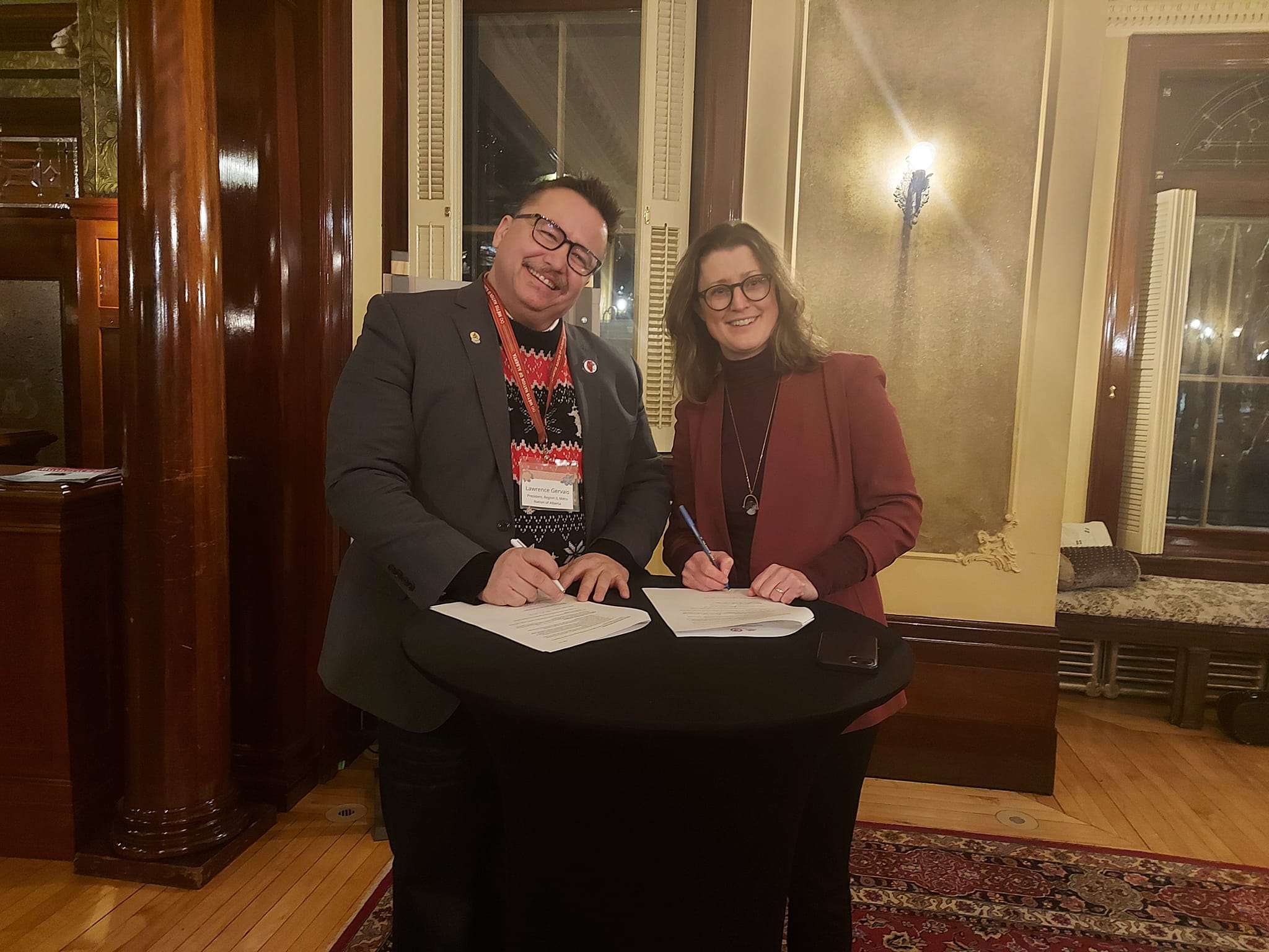 MNA Region 3 President Lawrence Gervais and Lougheed House Executive Director Naomi Grattan at the partnership signing ceremony. Photo: Ila Vivier.